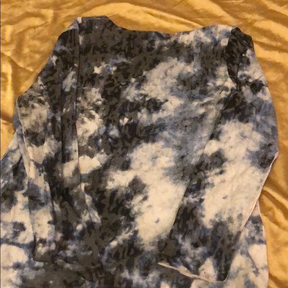 Tie Dye Fleur de Lis top - Picture 3 of 4
